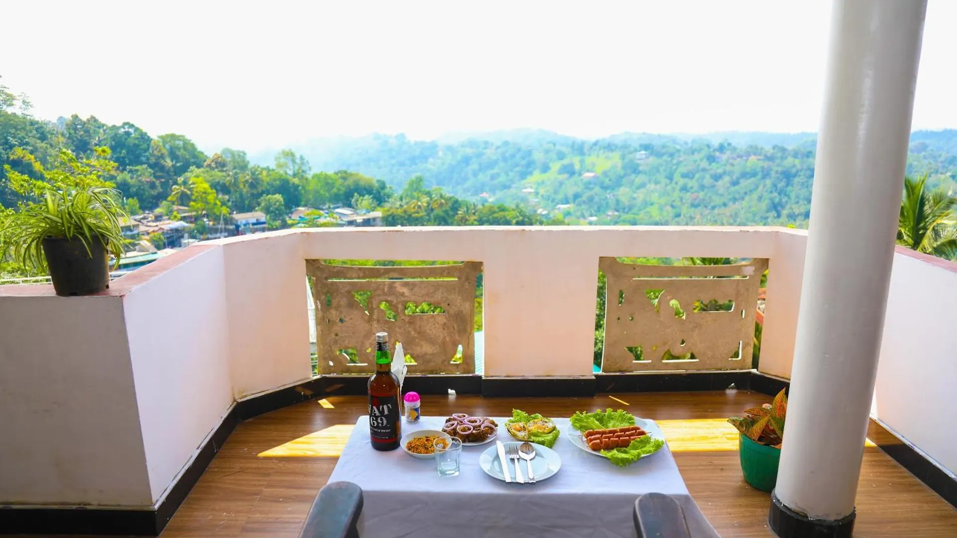 Mountain Bliss Villa Peradeniya Guest house