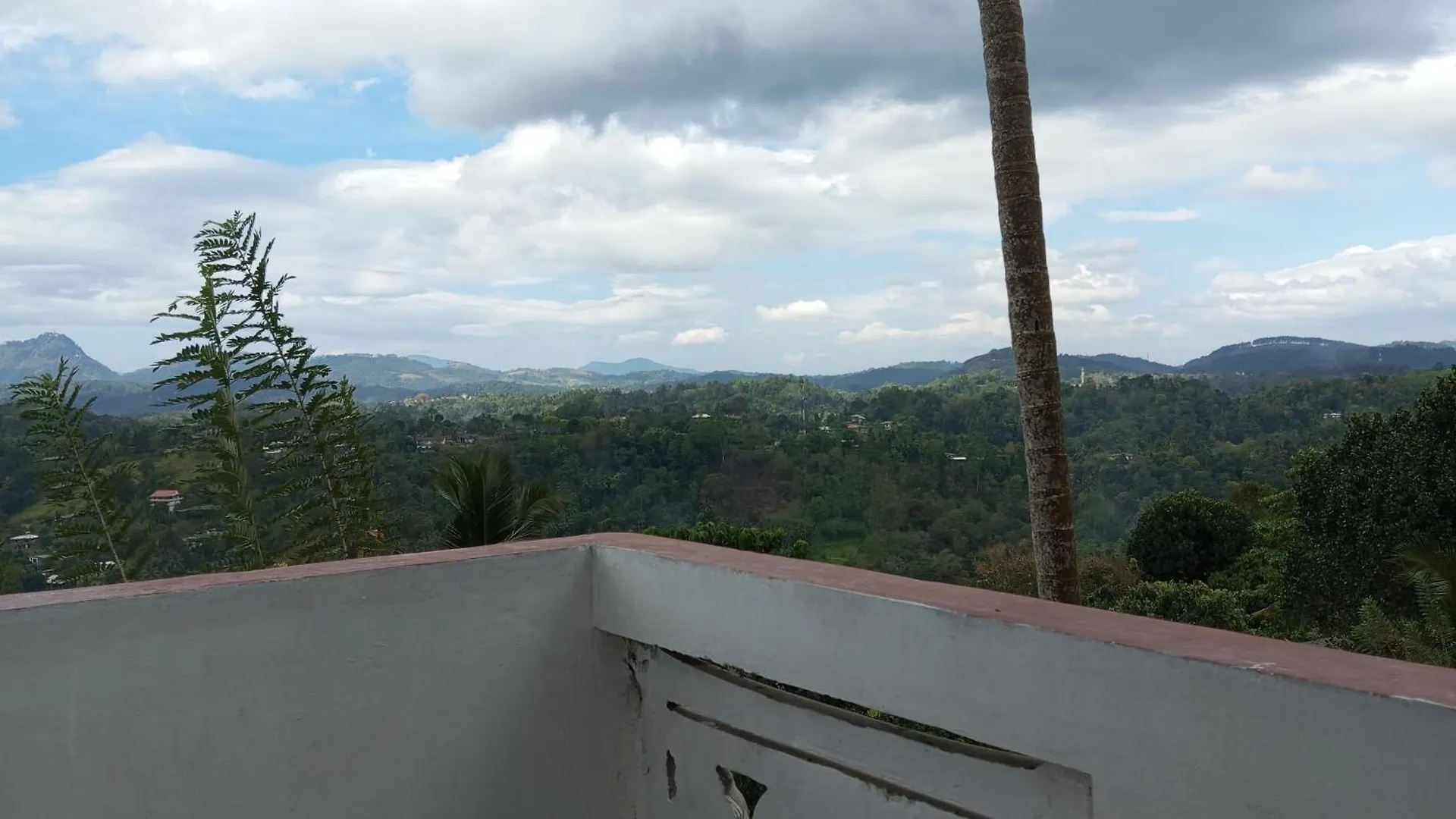 Mountain Bliss Villa Peradeniya Sri Lanka